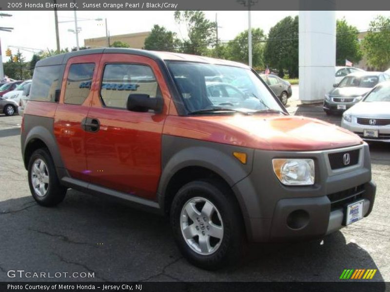 Sunset Orange Pearl / Black/Gray 2005 Honda Element EX