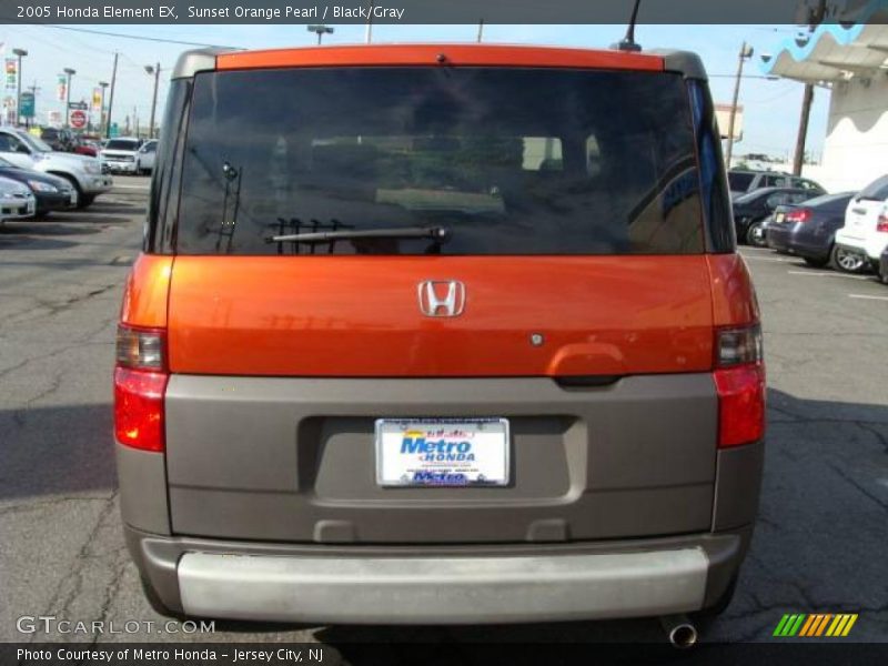 Sunset Orange Pearl / Black/Gray 2005 Honda Element EX