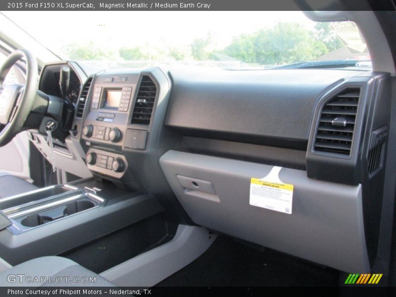 Magnetic Metallic / Medium Earth Gray 2015 Ford F150 XL SuperCab