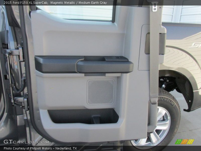 Magnetic Metallic / Medium Earth Gray 2015 Ford F150 XL SuperCab