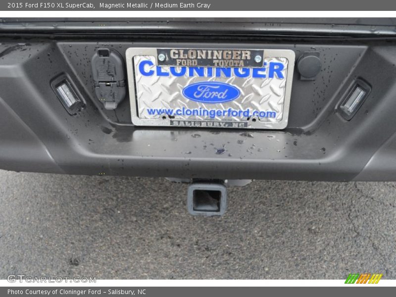 Magnetic Metallic / Medium Earth Gray 2015 Ford F150 XL SuperCab