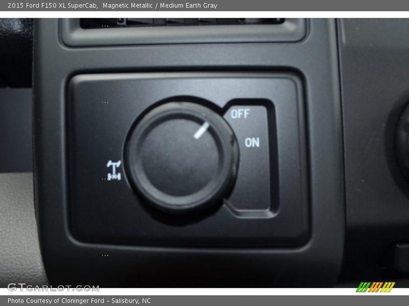 Magnetic Metallic / Medium Earth Gray 2015 Ford F150 XL SuperCab