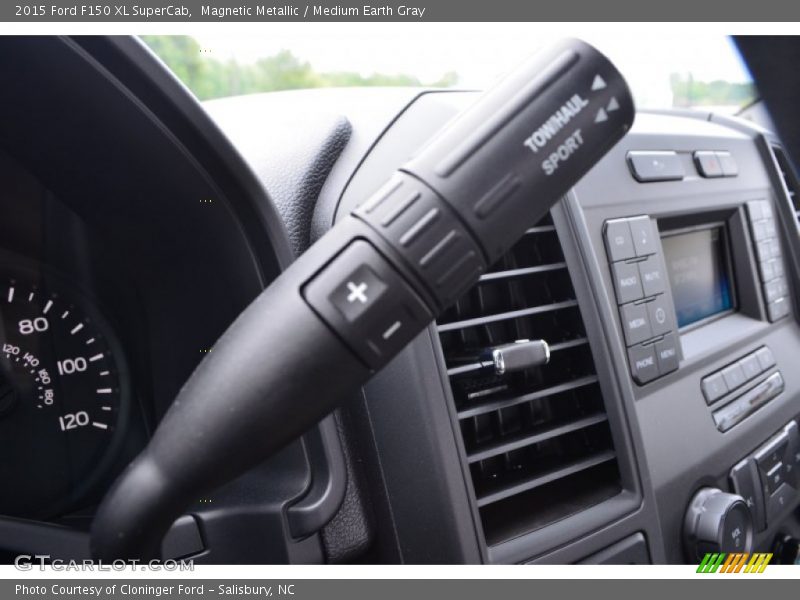 Magnetic Metallic / Medium Earth Gray 2015 Ford F150 XL SuperCab
