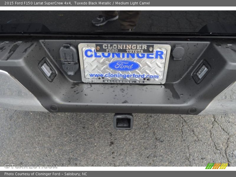 Tuxedo Black Metallic / Medium Light Camel 2015 Ford F150 Lariat SuperCrew 4x4