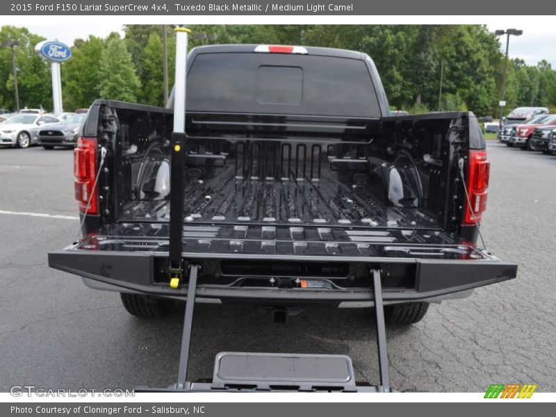 Tuxedo Black Metallic / Medium Light Camel 2015 Ford F150 Lariat SuperCrew 4x4