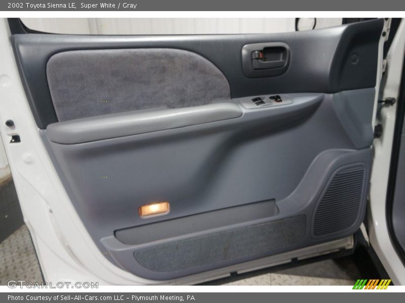 Super White / Gray 2002 Toyota Sienna LE