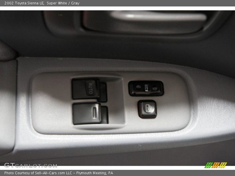 Super White / Gray 2002 Toyota Sienna LE