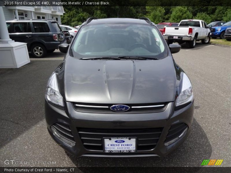 Magnetic Metallic / Charcoal Black 2016 Ford Escape SE 4WD