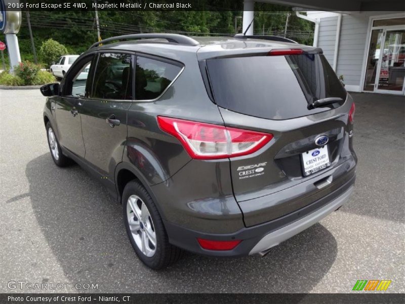 Magnetic Metallic / Charcoal Black 2016 Ford Escape SE 4WD