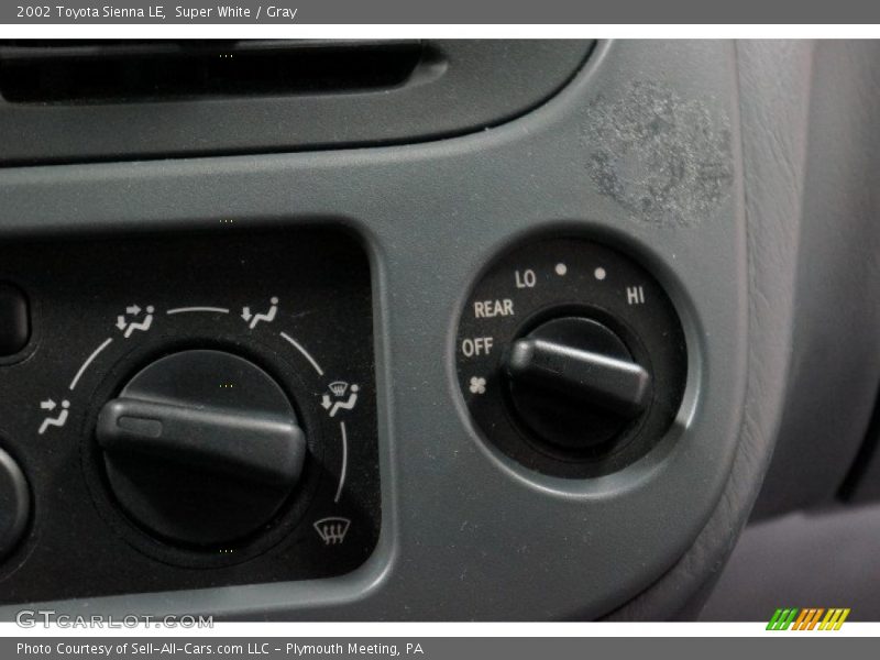 Super White / Gray 2002 Toyota Sienna LE