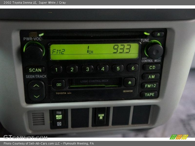 Super White / Gray 2002 Toyota Sienna LE