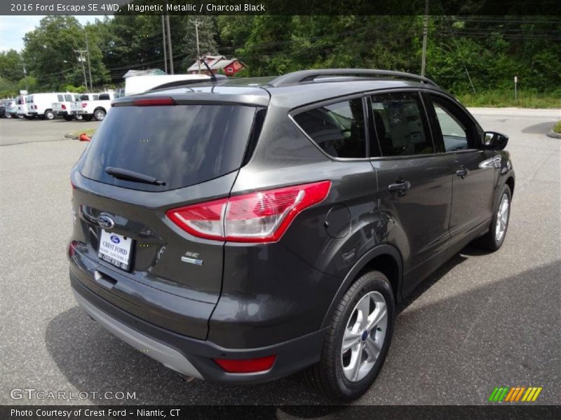 Magnetic Metallic / Charcoal Black 2016 Ford Escape SE 4WD
