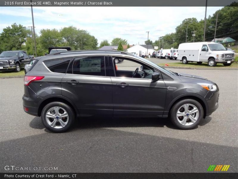 Magnetic Metallic / Charcoal Black 2016 Ford Escape SE 4WD