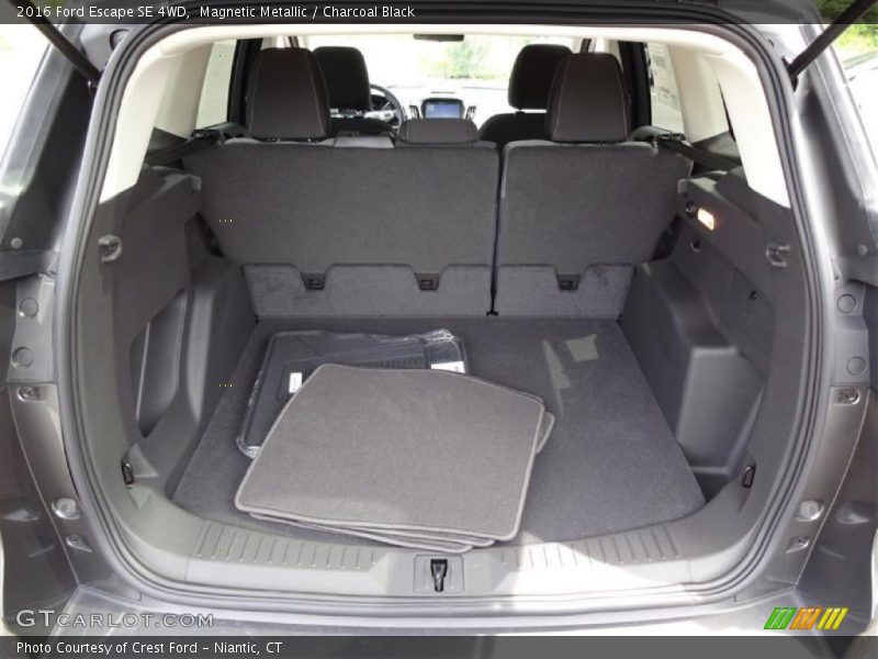 Magnetic Metallic / Charcoal Black 2016 Ford Escape SE 4WD