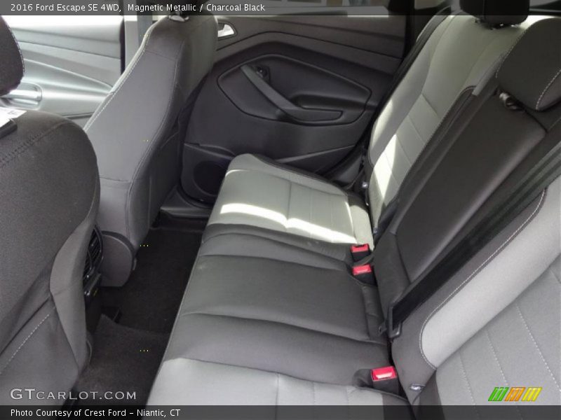 Magnetic Metallic / Charcoal Black 2016 Ford Escape SE 4WD