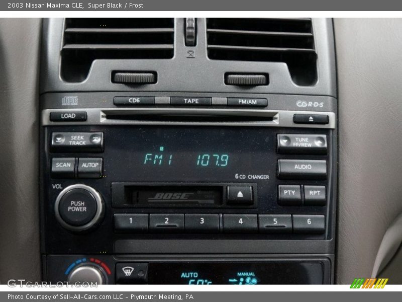 Super Black / Frost 2003 Nissan Maxima GLE