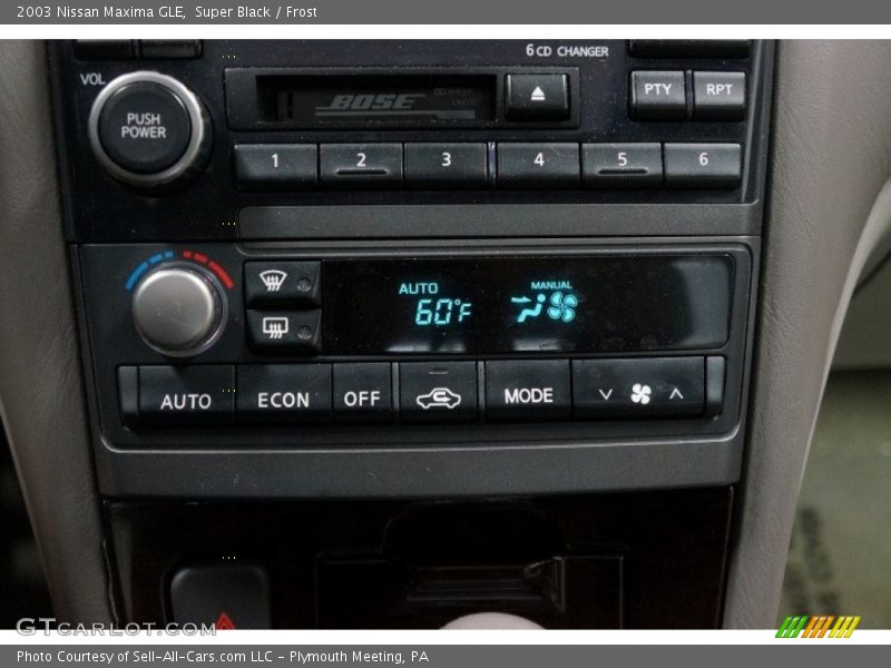 Super Black / Frost 2003 Nissan Maxima GLE