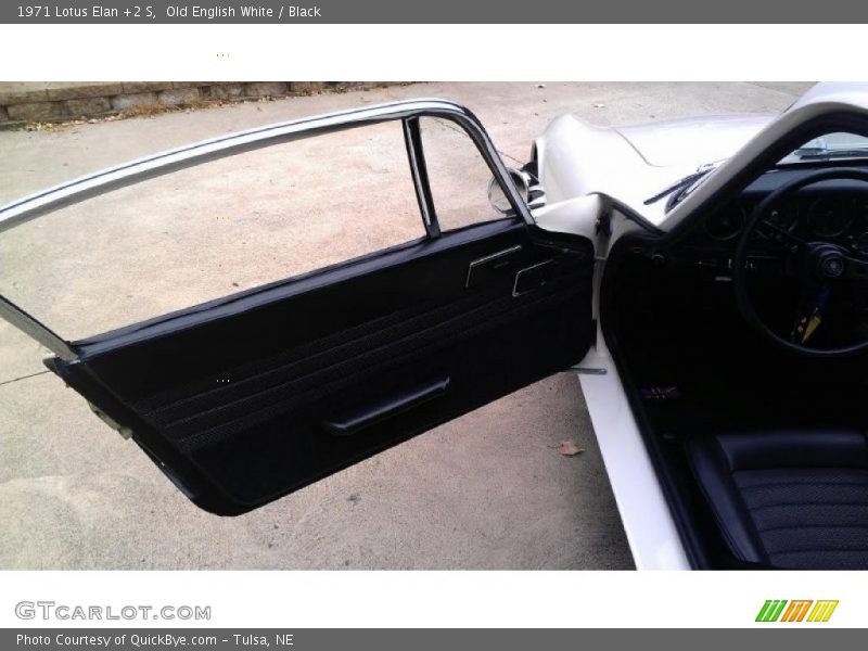 Old English White / Black 1971 Lotus Elan +2 S
