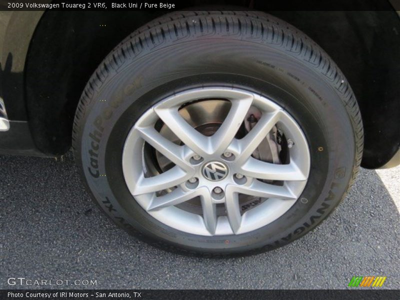 Black Uni / Pure Beige 2009 Volkswagen Touareg 2 VR6