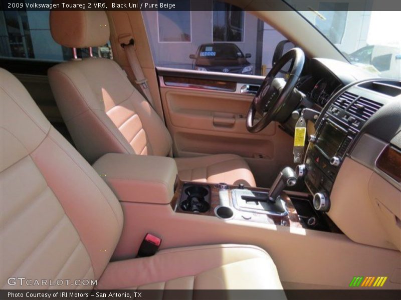 Black Uni / Pure Beige 2009 Volkswagen Touareg 2 VR6