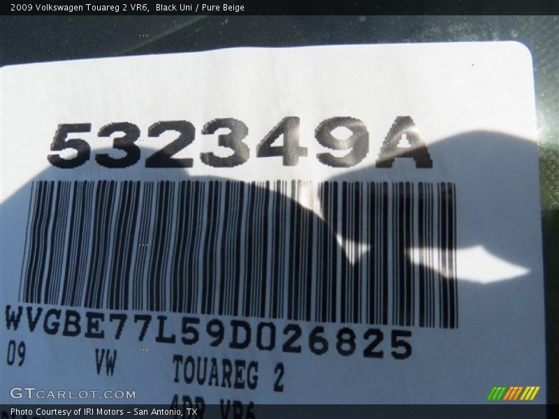 Black Uni / Pure Beige 2009 Volkswagen Touareg 2 VR6
