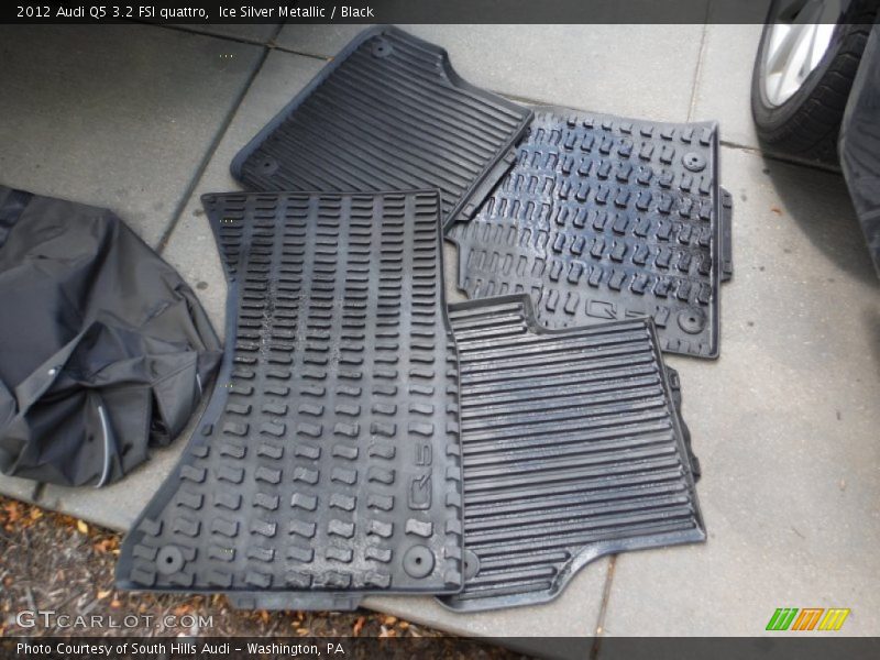 Ice Silver Metallic / Black 2012 Audi Q5 3.2 FSI quattro