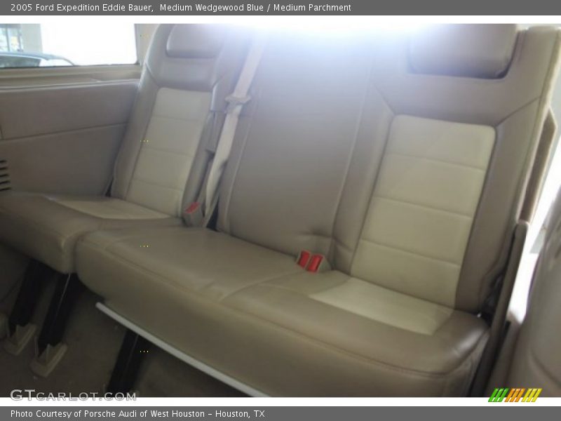 Medium Wedgewood Blue / Medium Parchment 2005 Ford Expedition Eddie Bauer