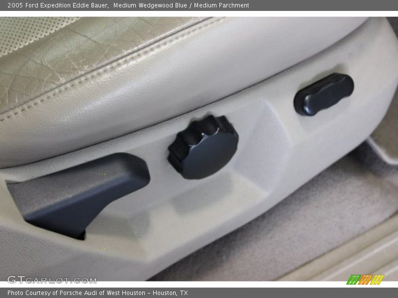 Medium Wedgewood Blue / Medium Parchment 2005 Ford Expedition Eddie Bauer