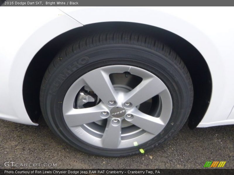 Bright White / Black 2016 Dodge Dart SXT