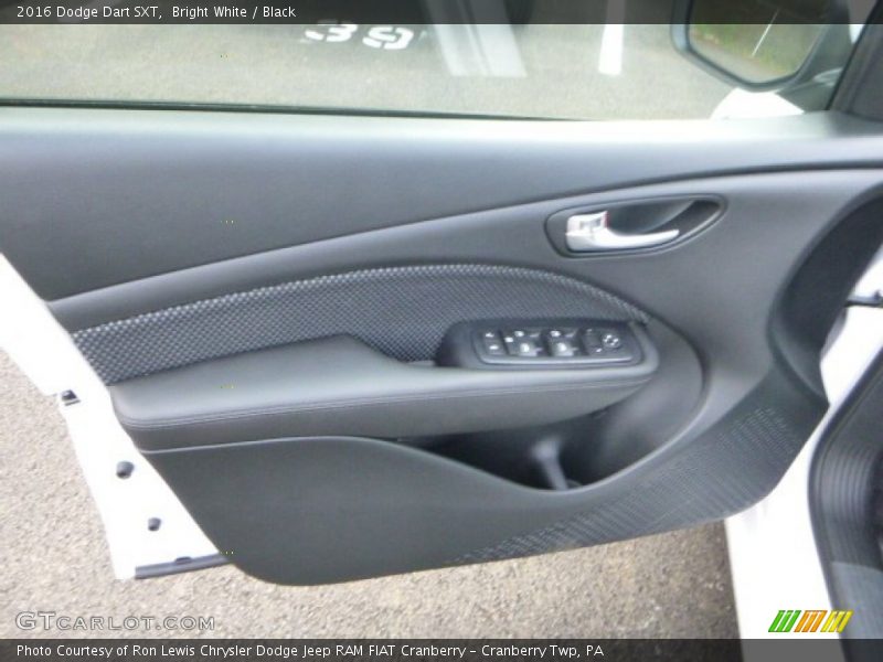 Bright White / Black 2016 Dodge Dart SXT
