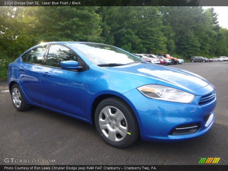 Front 3/4 View of 2016 Dart SE