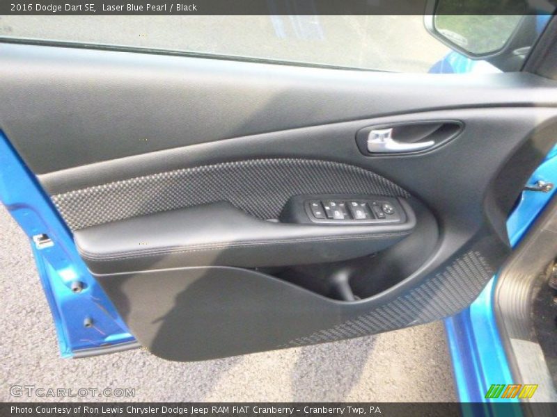 Laser Blue Pearl / Black 2016 Dodge Dart SE