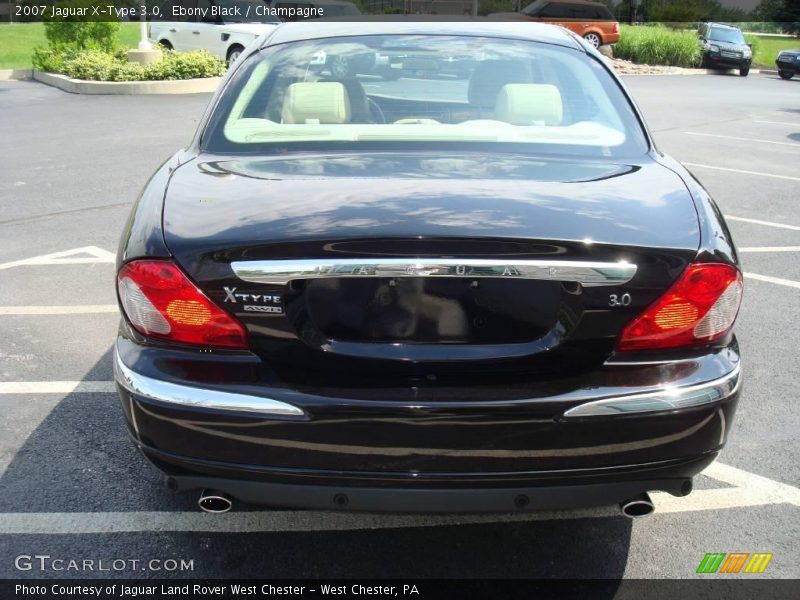 Ebony Black / Champagne 2007 Jaguar X-Type 3.0
