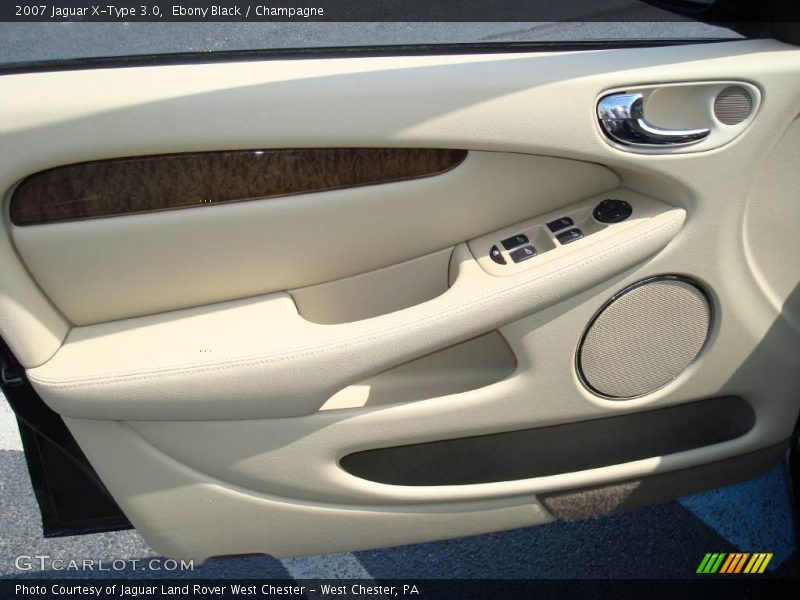 Ebony Black / Champagne 2007 Jaguar X-Type 3.0