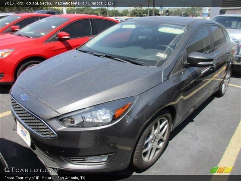 Magnetic Metallic / Charcoal Black 2015 Ford Focus SE Sedan