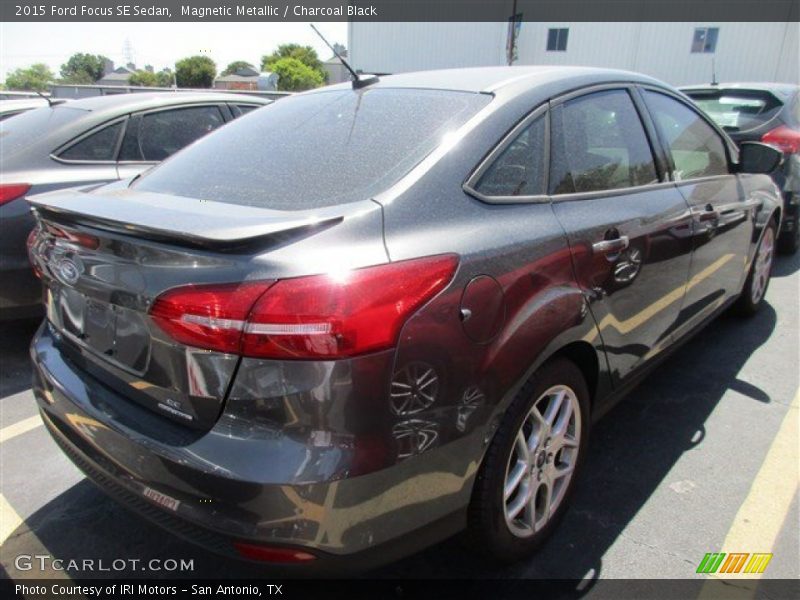 Magnetic Metallic / Charcoal Black 2015 Ford Focus SE Sedan