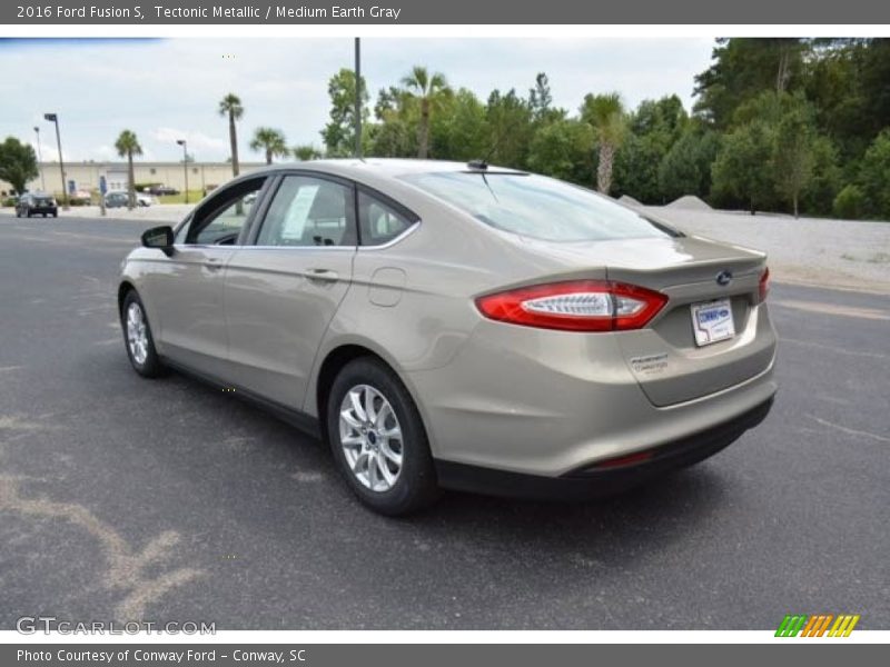Tectonic Metallic / Medium Earth Gray 2016 Ford Fusion S