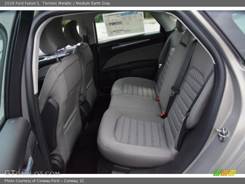Tectonic Metallic / Medium Earth Gray 2016 Ford Fusion S