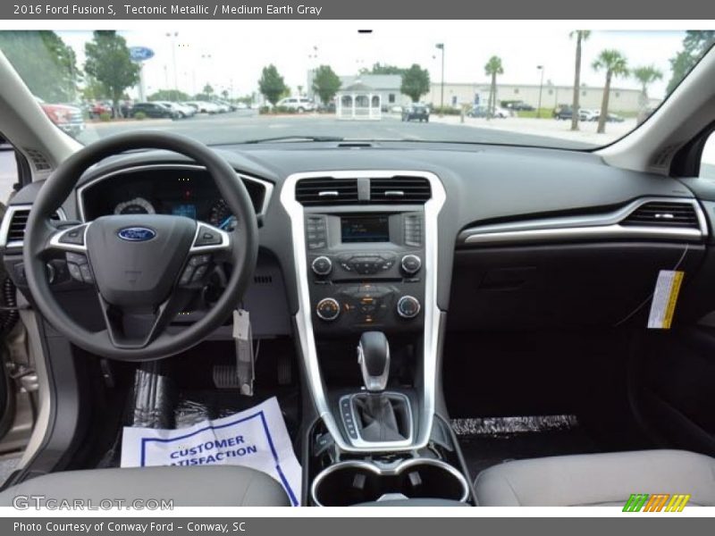 Tectonic Metallic / Medium Earth Gray 2016 Ford Fusion S