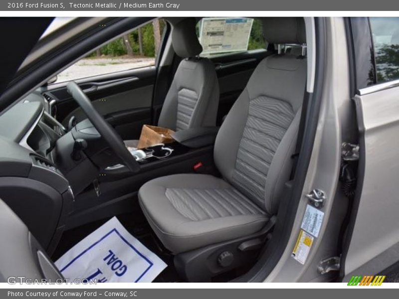 Tectonic Metallic / Medium Earth Gray 2016 Ford Fusion S