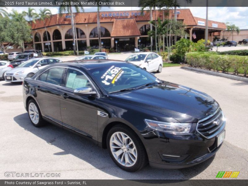 Tuxedo Black Metallic / Charcoal Black 2015 Ford Taurus Limited