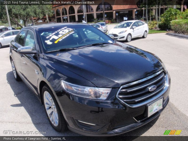 Tuxedo Black Metallic / Charcoal Black 2015 Ford Taurus Limited