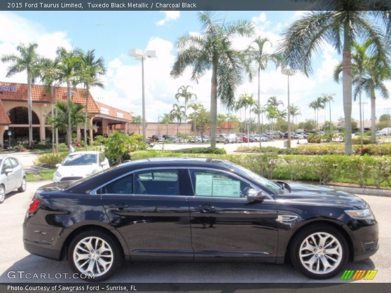Tuxedo Black Metallic / Charcoal Black 2015 Ford Taurus Limited