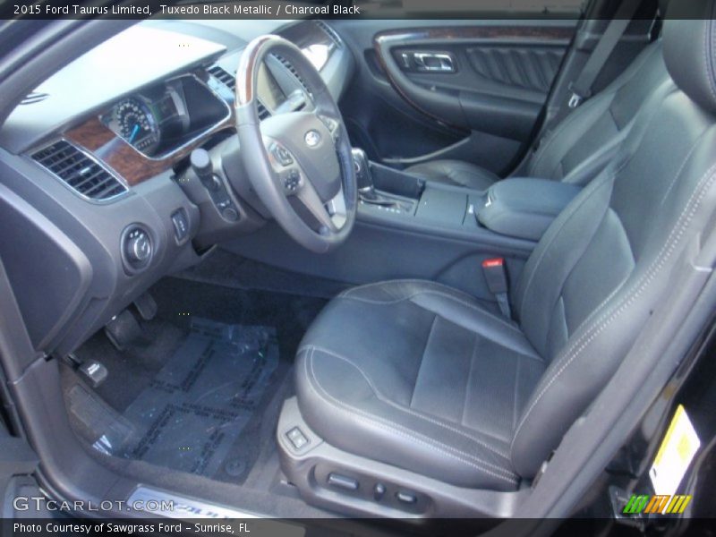 Tuxedo Black Metallic / Charcoal Black 2015 Ford Taurus Limited
