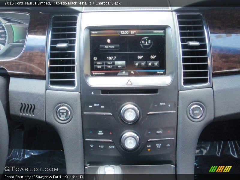 Tuxedo Black Metallic / Charcoal Black 2015 Ford Taurus Limited