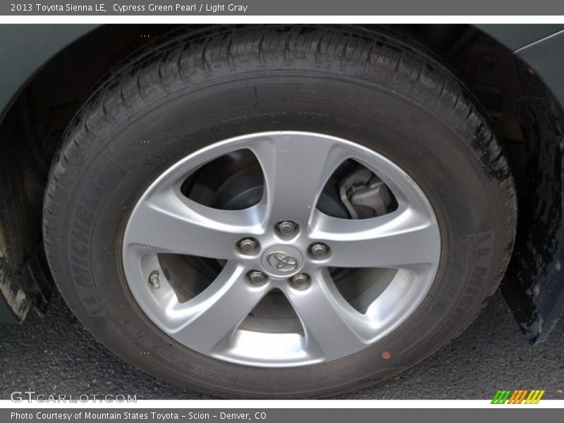 Cypress Green Pearl / Light Gray 2013 Toyota Sienna LE