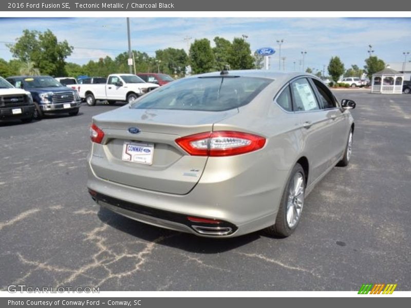 Tectonic Metallic / Charcoal Black 2016 Ford Fusion SE