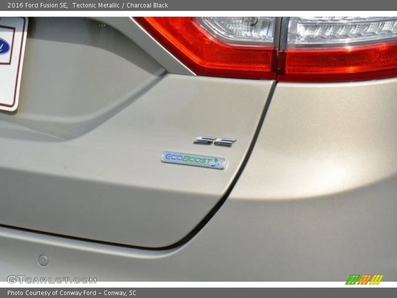 Tectonic Metallic / Charcoal Black 2016 Ford Fusion SE