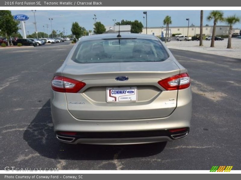 Tectonic Metallic / Charcoal Black 2016 Ford Fusion SE