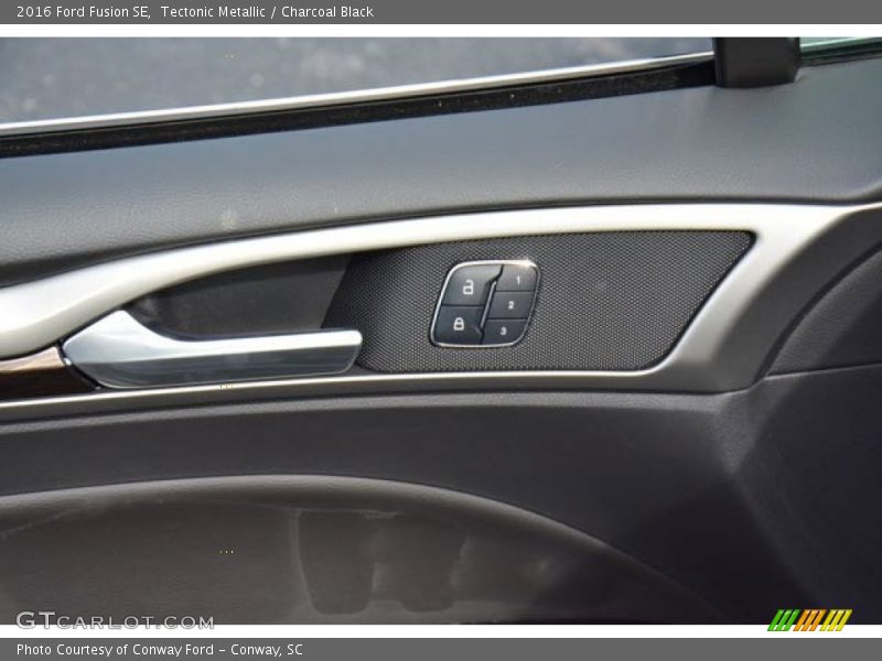 Tectonic Metallic / Charcoal Black 2016 Ford Fusion SE